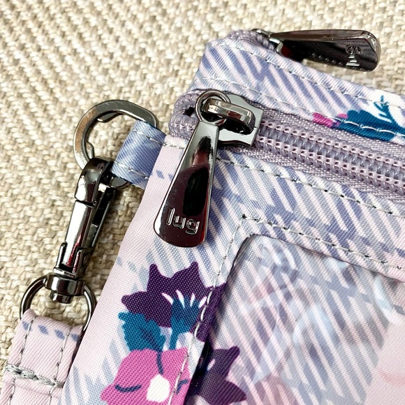 SOLD:🎀 Lug Switch Crossbody Bag Floral 🎀 - Picture 6 of 8